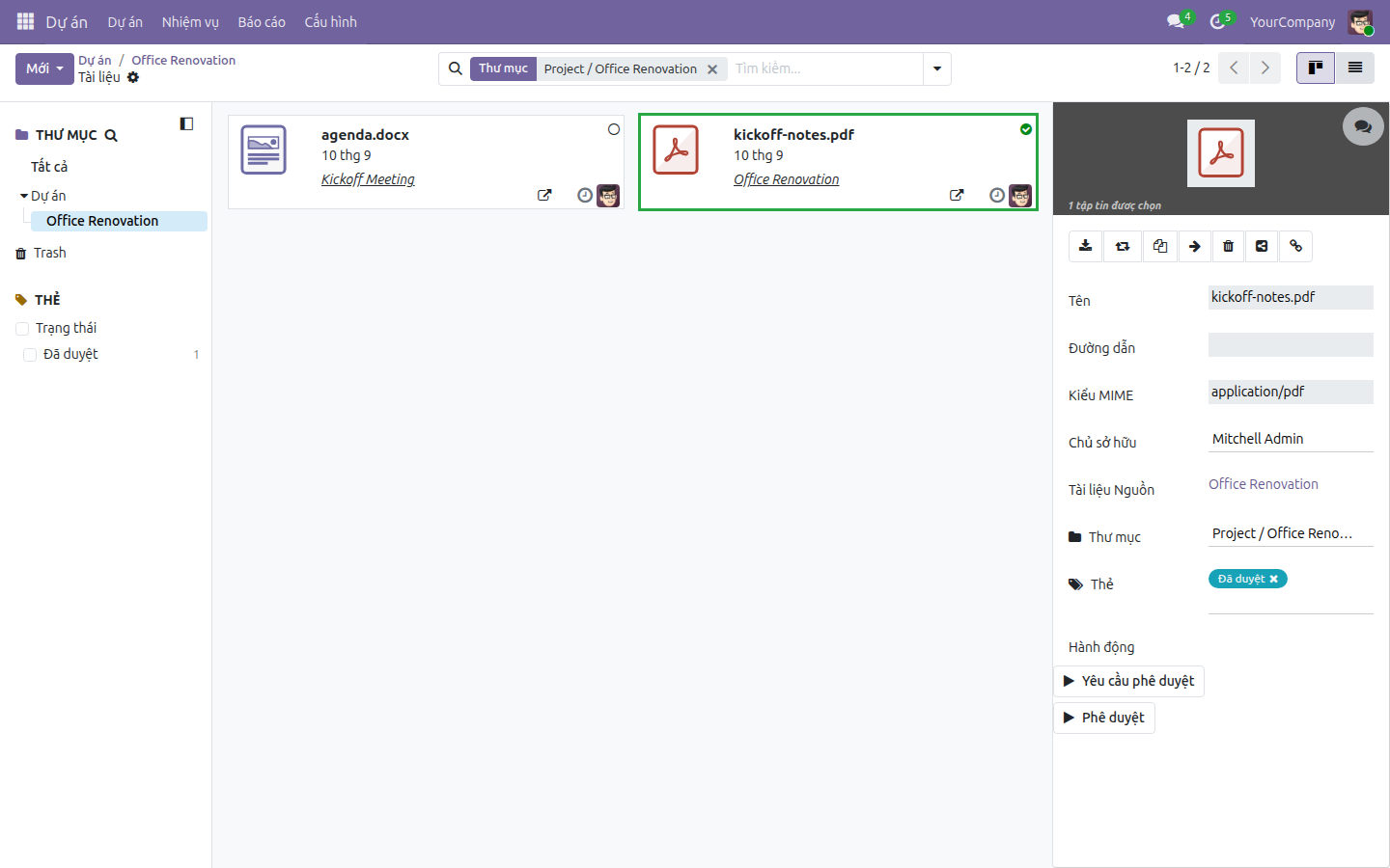 Thẻ tài liệu kickoff-notes.pdf đang mở, với Yêu cầu phê duyệt và Phê duyệt hiển thị trong mục Hành động ở thanh bên phải, tag Đã duyệt.